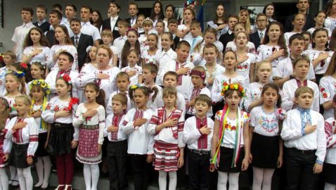 Киевсовет сделал уточнение насчет пения гимна в школах