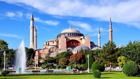 Суд разрешил превратить собор Святой Софии из музея в мечеть