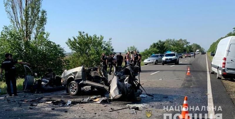 Четверо одноклассников и супружеская пара: стали известны подробности аварии под Одессой, где погибли шесть человек