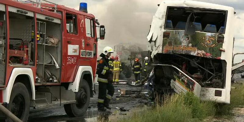 В Польше в ДТП попал автобус с украинцами: пострадало 16 человек, один — в критическом состоянии