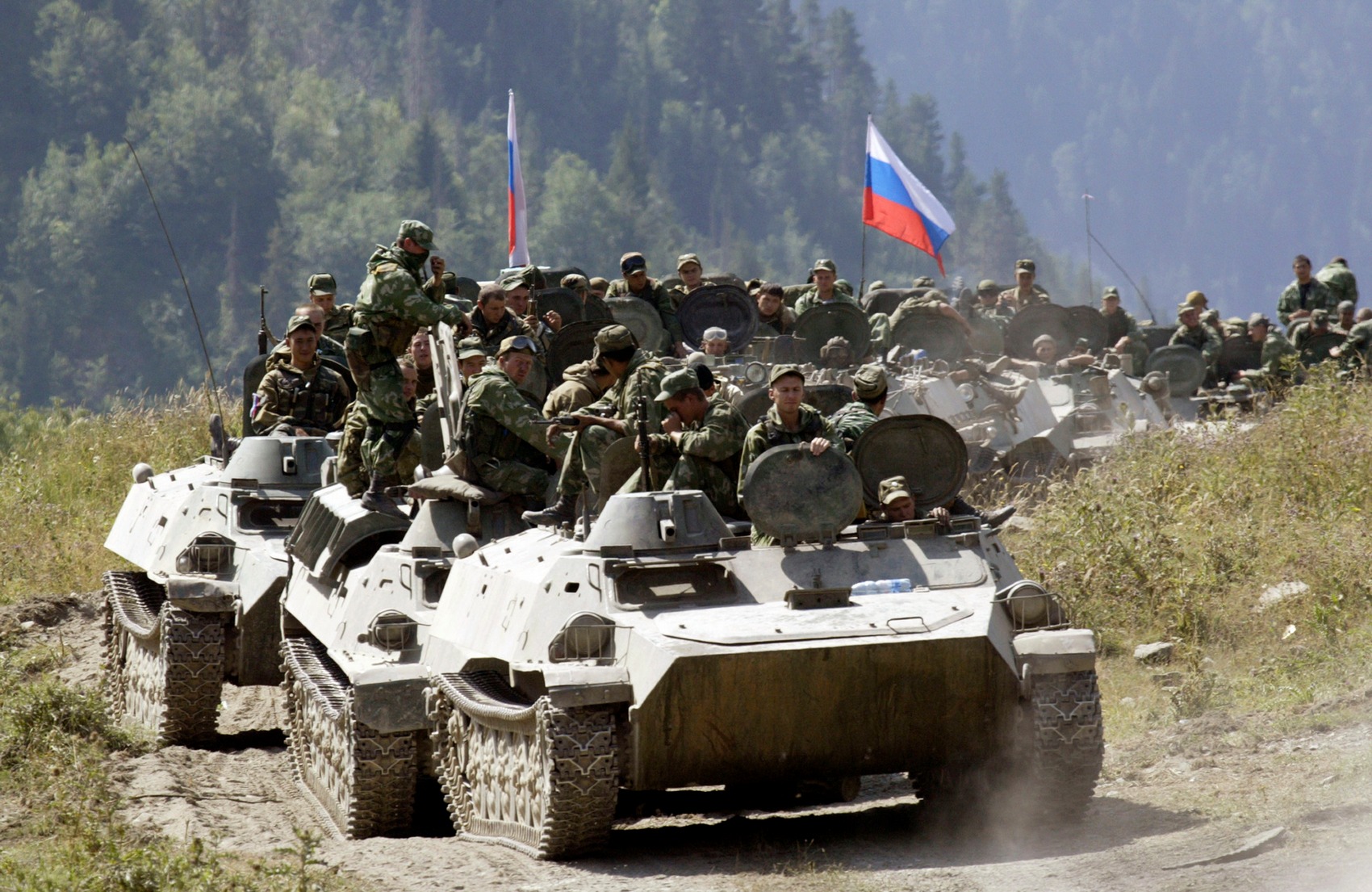 Россия развернула у границ три масштабных группировки, которые способны зайти в Украину — ВСУ