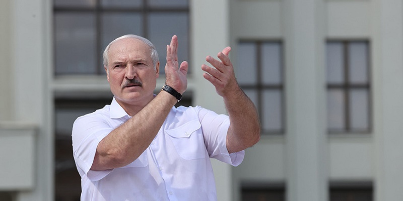 Лукашенко на митинге: будете стоять на коленях, как в Украине
