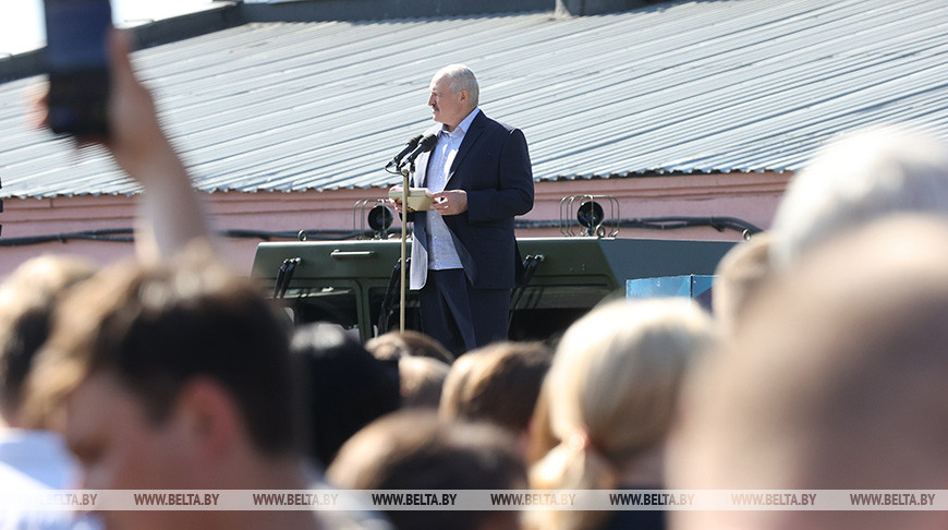 Лукашенко обещает «разобраться» с противниками действующей власти в Беларуси