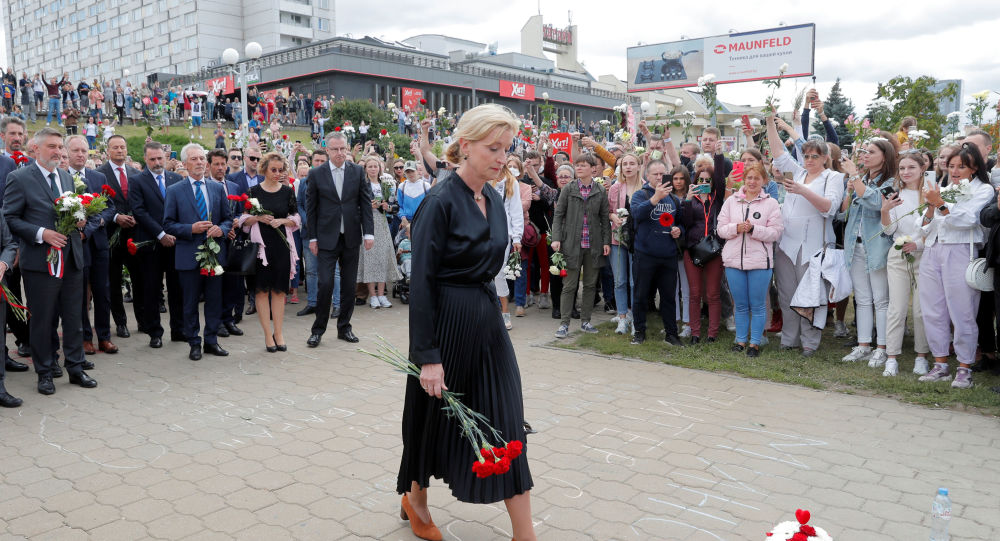 В Минске послы стран ЕС возложили цветы на месте гибели митингующего - 1 - изображение
