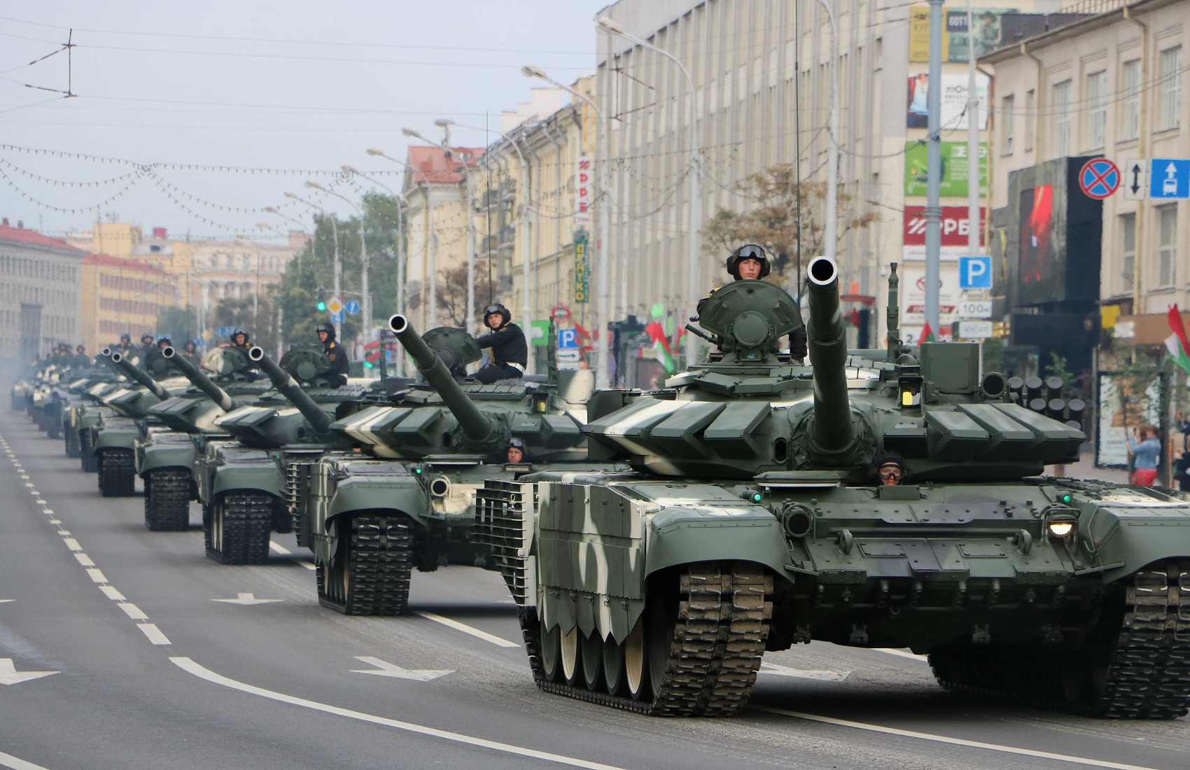 Минобороны Беларуси пригрозило использовать армию в центре Минска