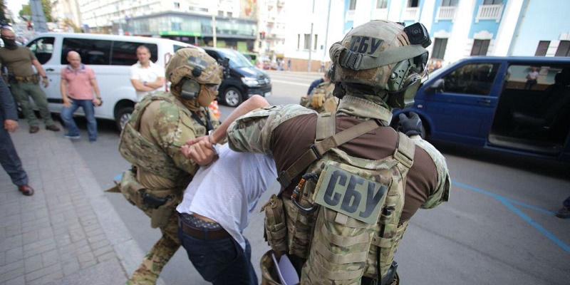 Полиция квалифицировала захват киевского банка как терроризм