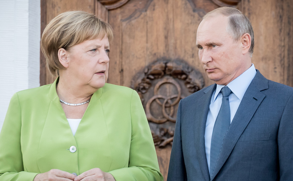 Путин попросил Меркель не вмешиваться во внутренние дела Беларуси