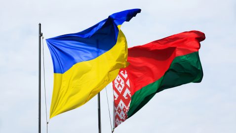 Кулеба: Украина приостановила все контакты с Беларусью