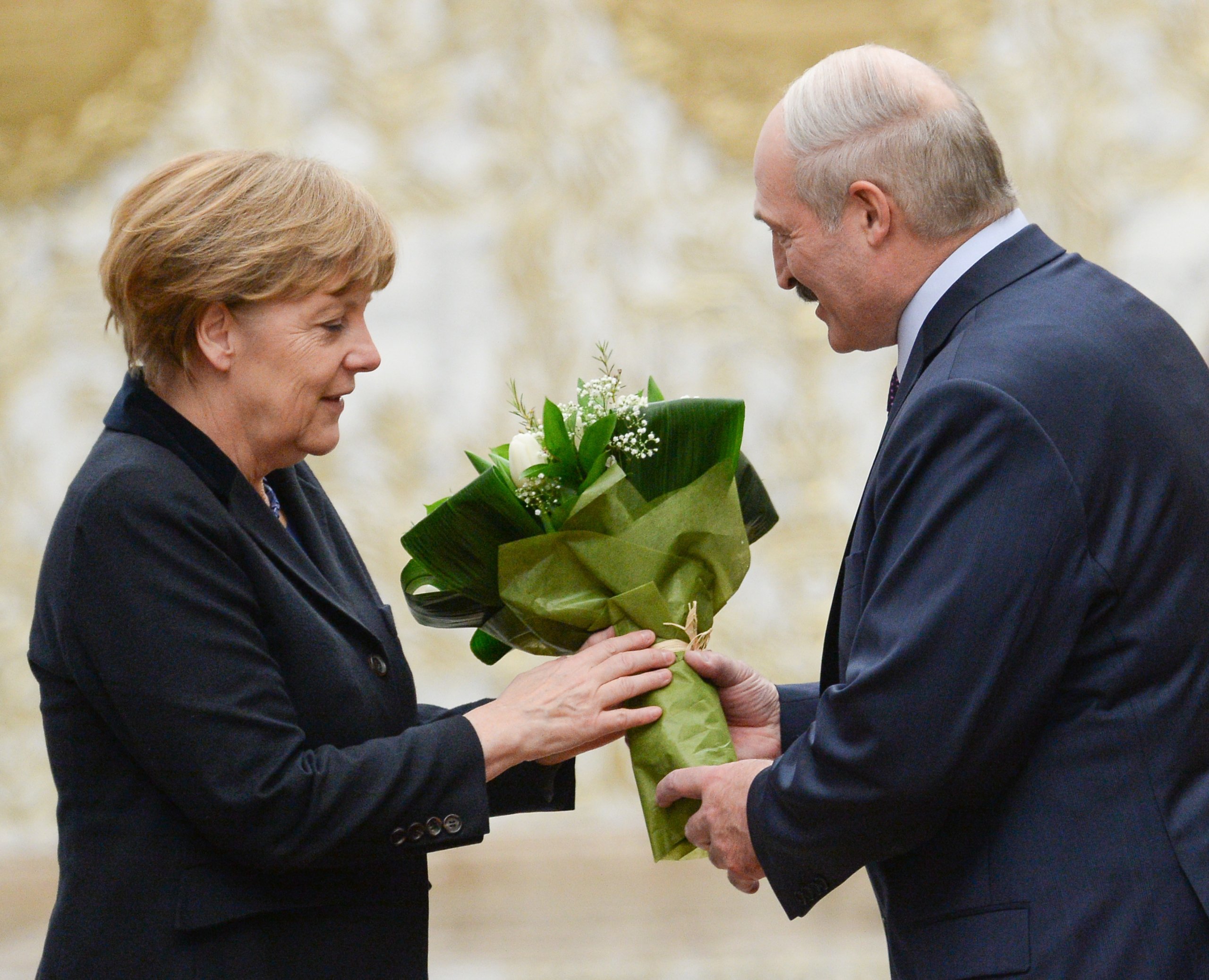 Лукашенко отказался обсуждать с Меркель протесты в Беларуси