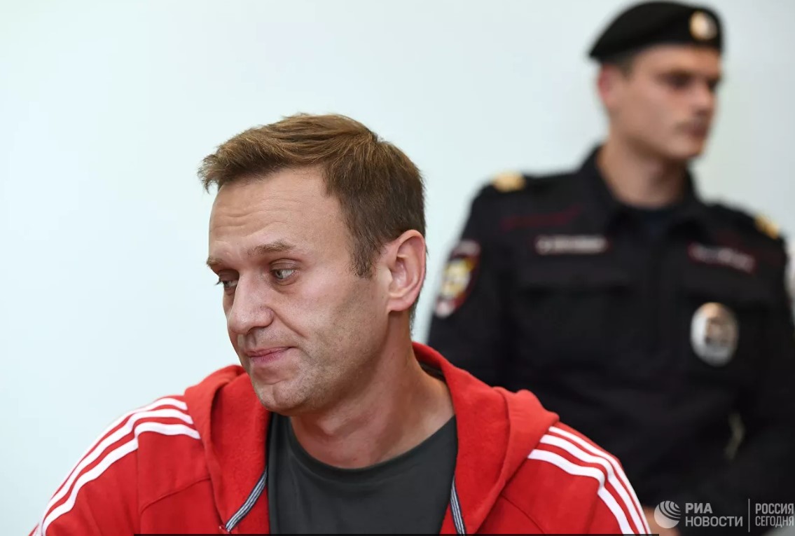 Омский Минздрав: в анализах Навального нашли алкоголь и кофеин