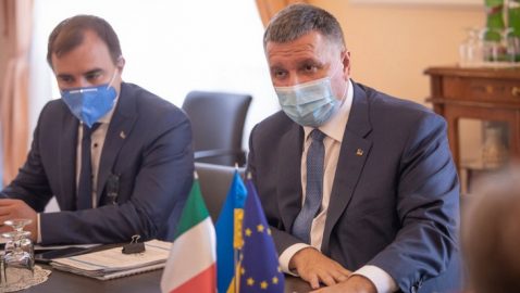 Аваков в Италии ведёт переговоры о постройке кораблей