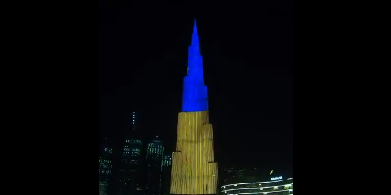 Самый высокий в мире небоскрёб подсветили цветами флага Украины (видео)