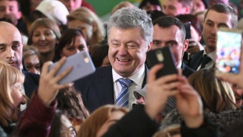 Против Порошенко открыли дело из-за шапки, сорванной за вопрос о Шарие – инсайд