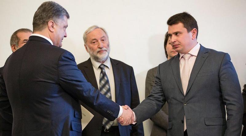 КСУ признал указ Порошенко о назначении Сытника главой НАБУ неконституционным — СМИ