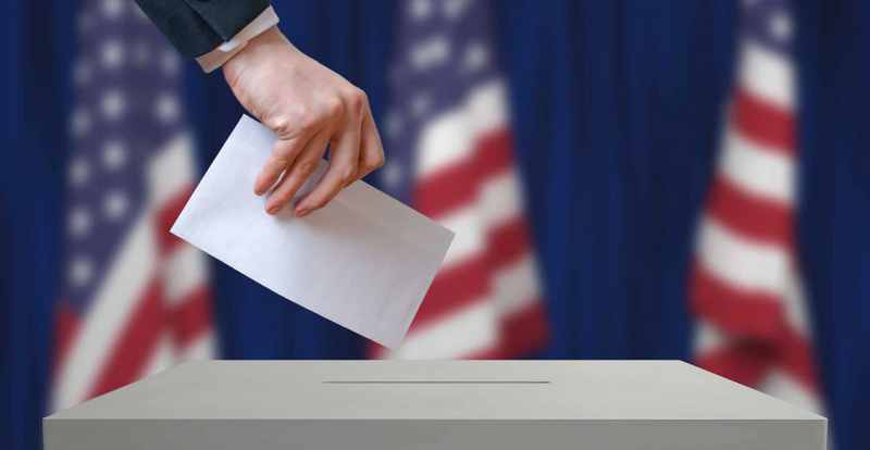 Американские спецслужбы назвали публикацию плёнок Деркача вмешательством в выборы президента США