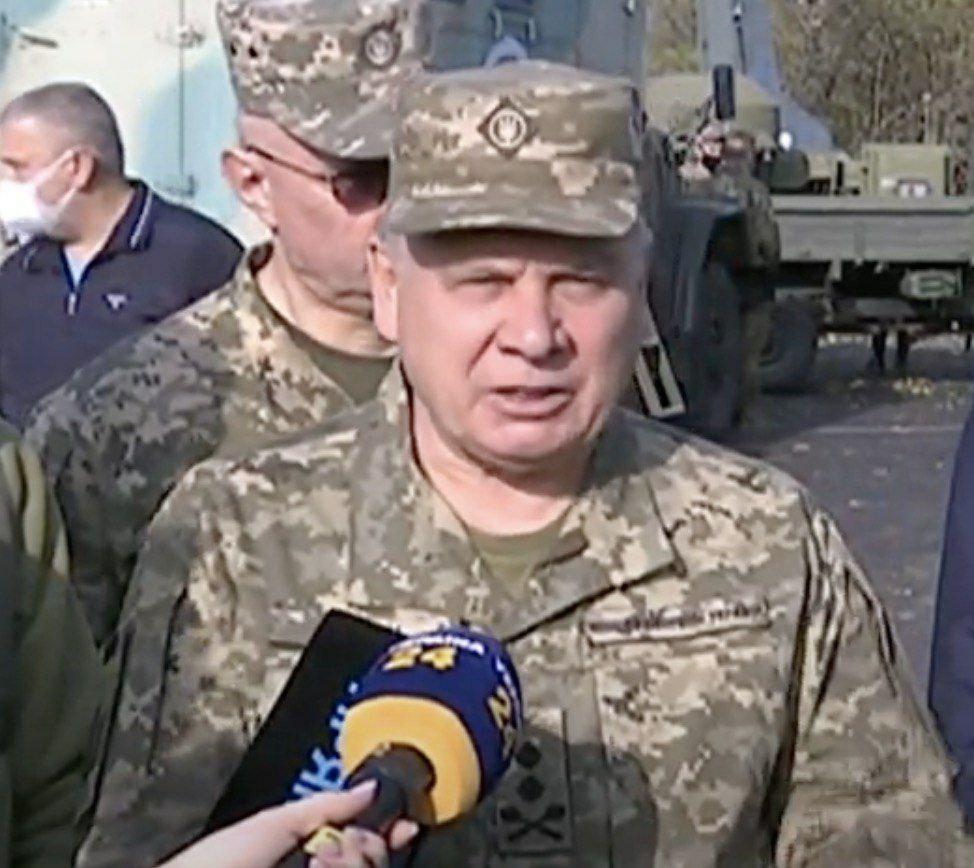 Министр обороны заявил, что АН-26 мог зацепиться крылом за землю