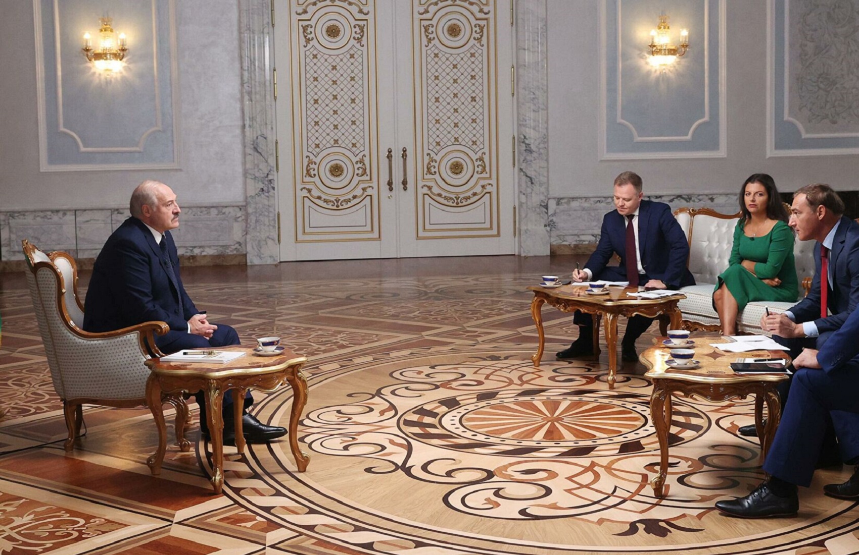 Лукашенко: если я уйду, моих сторонников будут резать