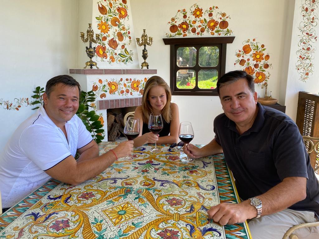 Саакашвили прокомментировал фото распития вина с Богданом и Ясько |  Шарий.net