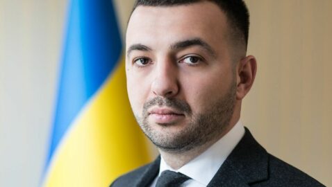 На Тернопольщине уволили прокурора, который устроил банкет на работе и обещал «е#ать» подчиненных