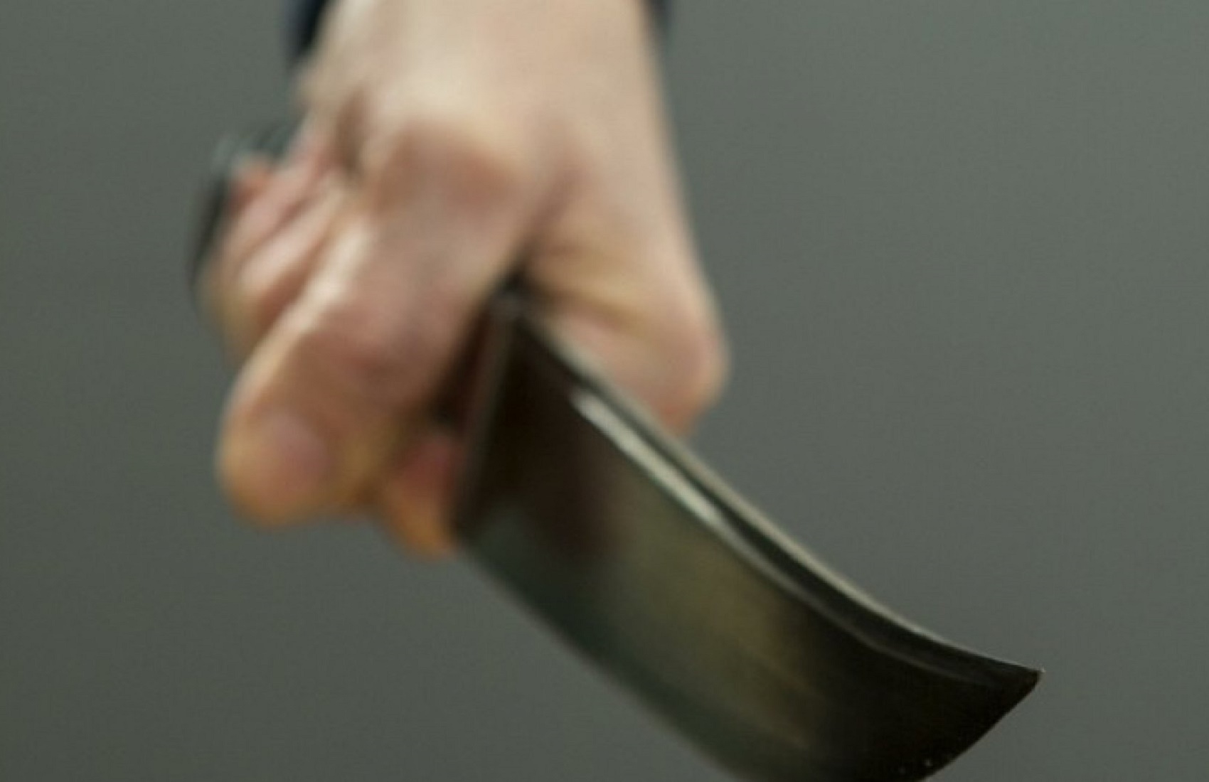 В Каменском 12-летнюю именинницу ударили ножом
