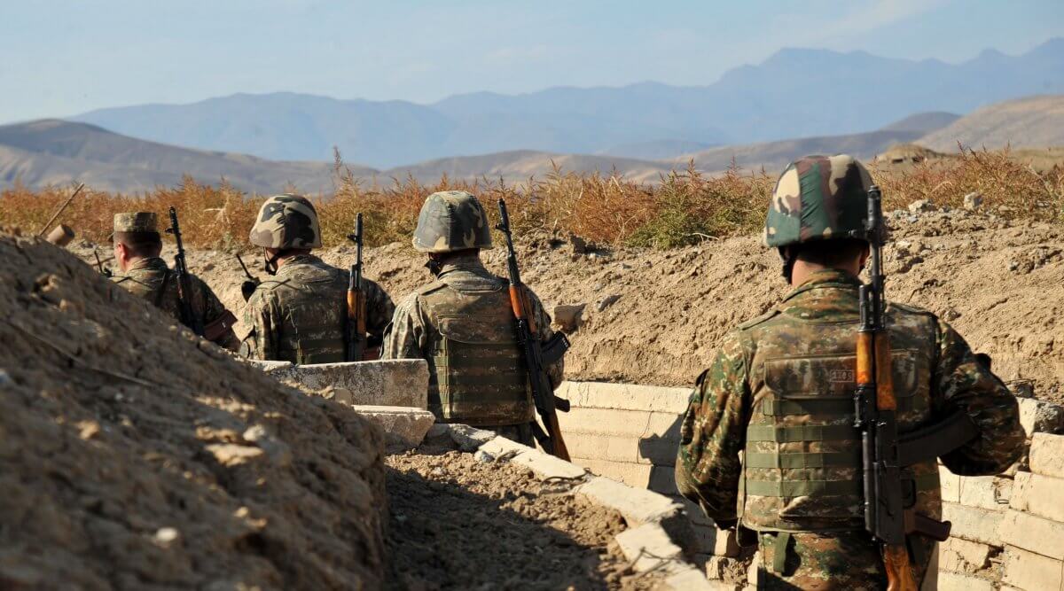 Азербайджан заявил о сотнях убитых армянских военных