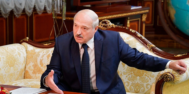 Лукашенко объяснил избиения силовиками на протестах «горячими эмоциями»
