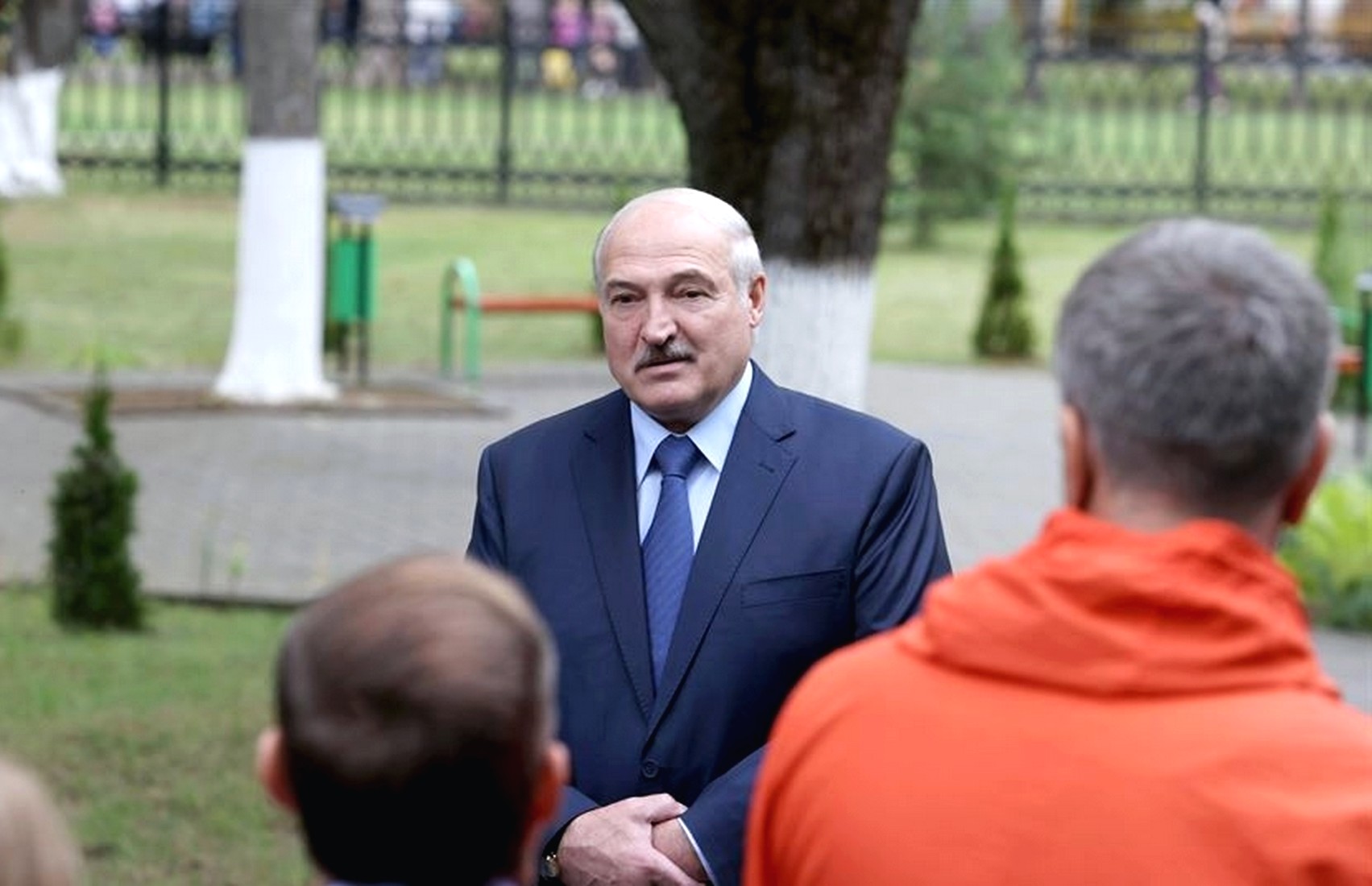 Лукашенко о последствиях смены власти в Беларуси: «То, что произошло в Украине, будет цветочками»