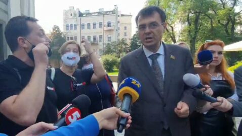 Гетманцев вступил в перепалку с участниками акции «saveФОП»