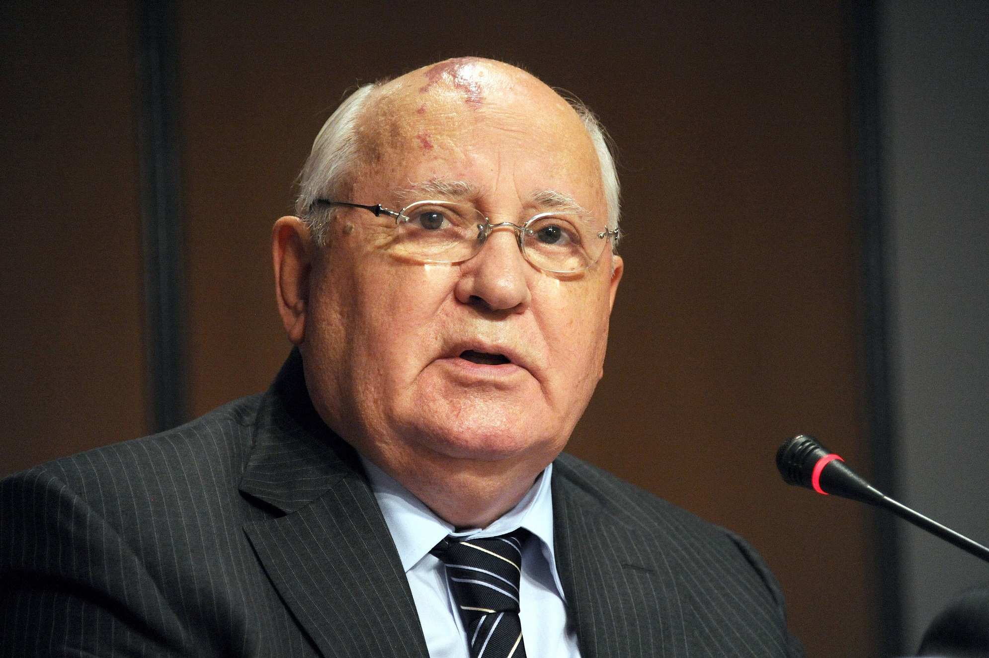 Горбачев похвалил протестующих в Беларуси