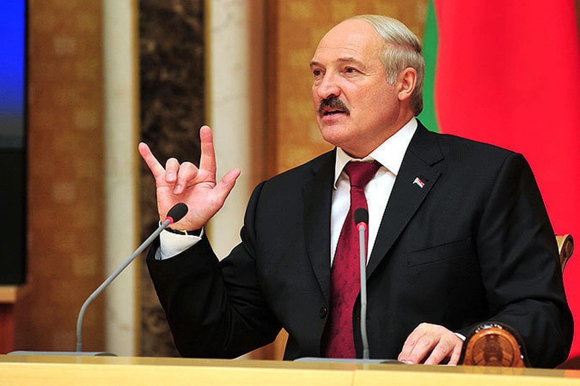 В Минске к дворцу Лукашенко стянули силовиков
