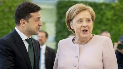 Зеленский обсудил с Меркель ситуацию на Донбассе