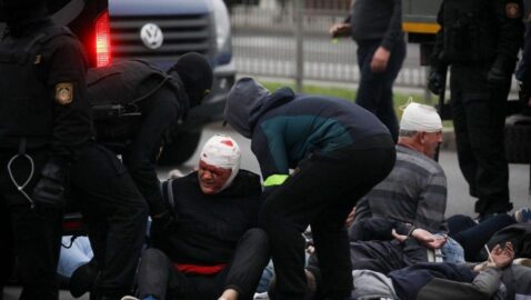 Протесты в Беларуси: в Минске снова задержания с гранатами, водомётами и дубинками