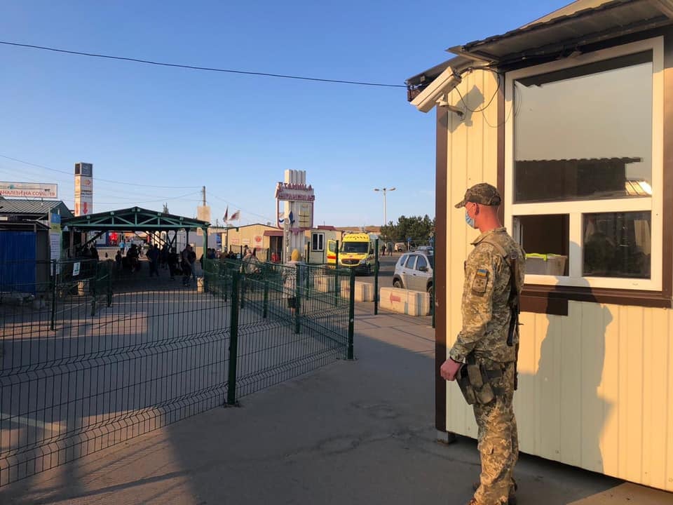 Единственный открытый КПВВ «Станица Луганская» временно закроют