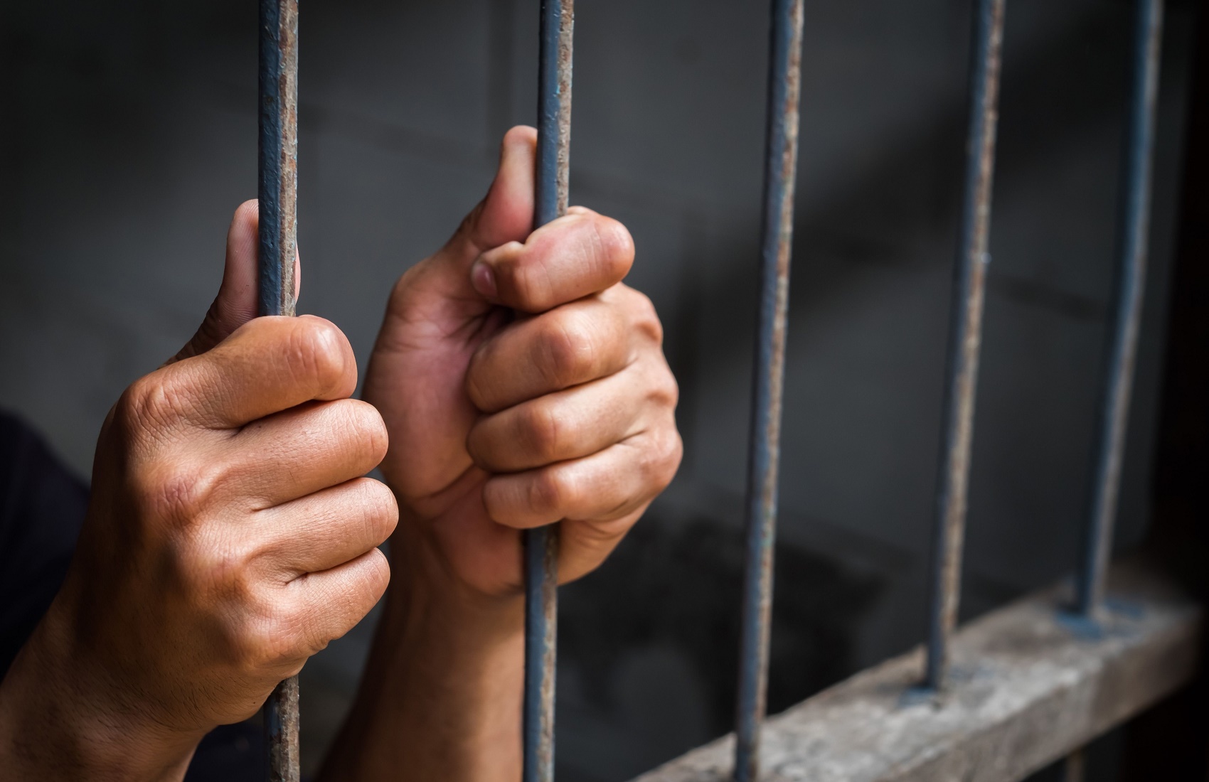«Заради журналістського розслідування». У Запоріжжі засудили чоловіка за сексуальне насильство над 3-річною хрещеницею