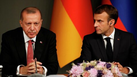 Президент Турции о Макроне: встает и ложится спать с мыслями об Эрдогане
