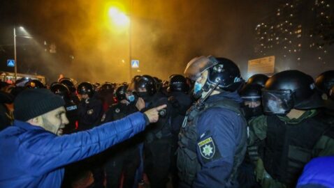 Дело Шеремета: под судом протестующие устроили потасовку с полицией