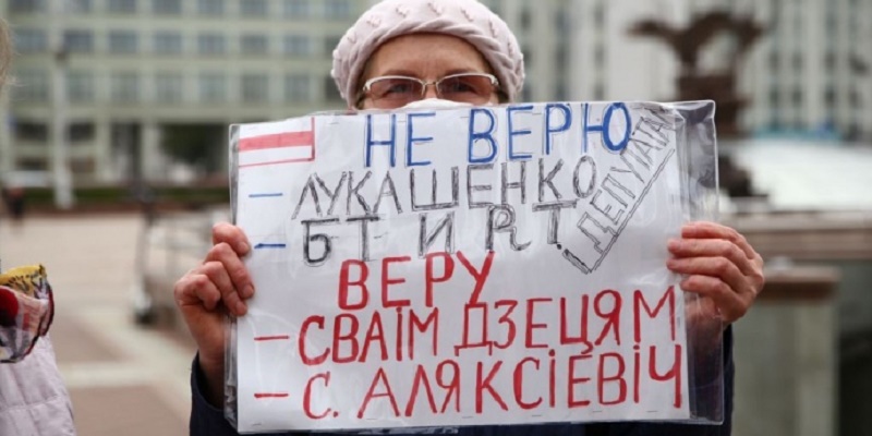 «Бабушки против ОМОНа»: в Минске проходит Марш пенсионеров