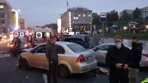Поліція повідомила подробиці про аварію на Майдані