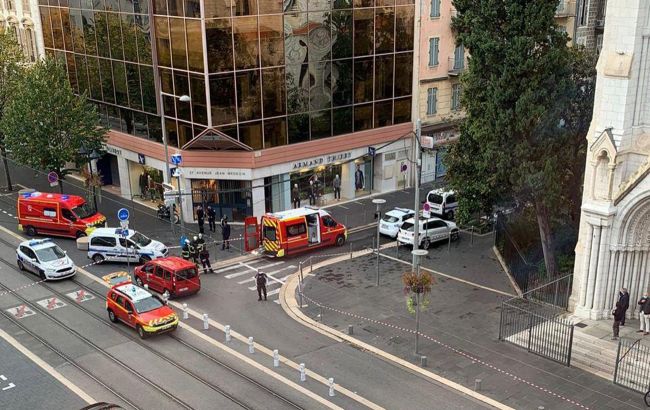 В Ницце возле церкви неизвестный зарезал трех людей, несколько ранены - 2 - изображение