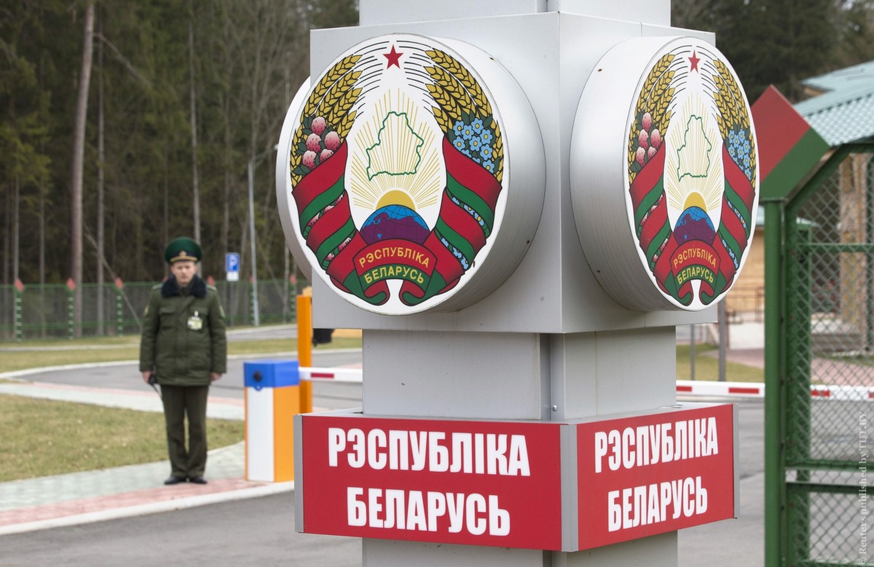 Білорусь обмежує в’їзд через кордон з Україною