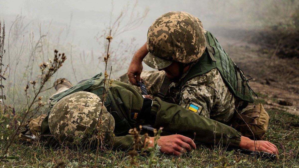 Обстрелы на Донбассе: украинская делегация инициирует срочное заседание в ТКГ