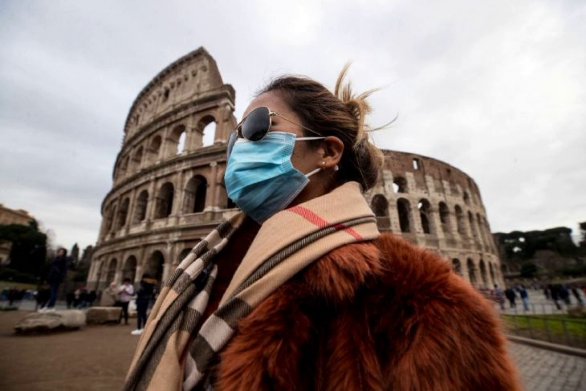 В Италии будут штрафовать до 1000 евро за нахождение на улице без маски
