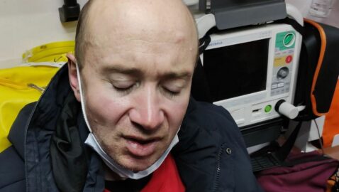 Третье нападение за день: в Киеве агитатора ППШ избили, а полицейских забрызгали газом