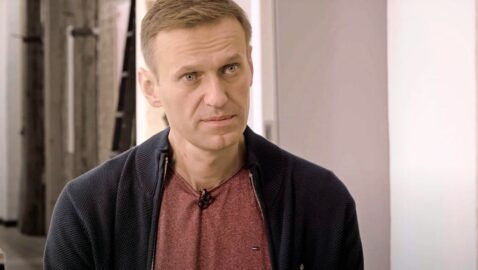 «Вона дуже добре розуміє, що відбувається в Росії»: Навальний про зустріч з Меркель
