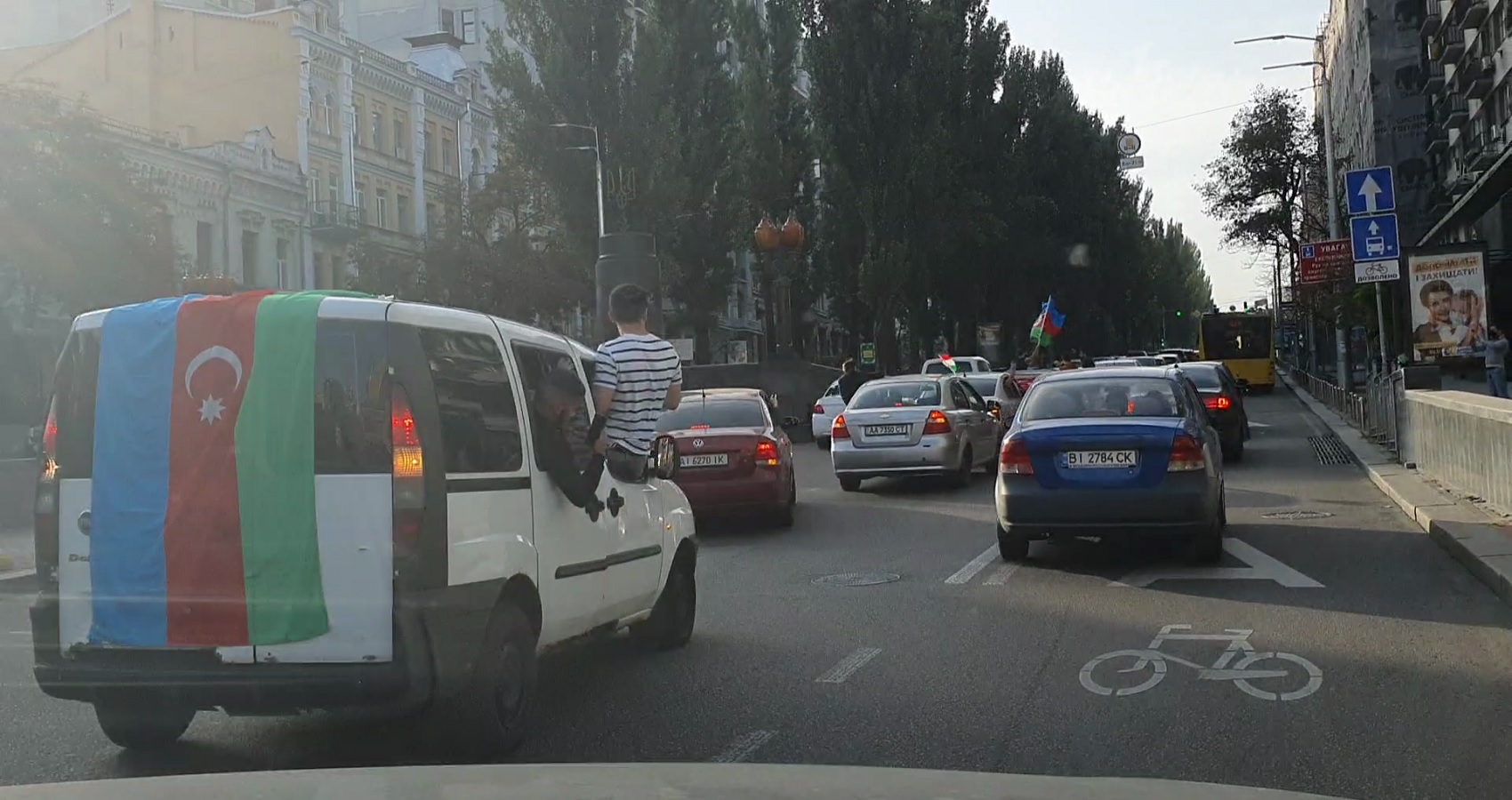 В Киеве состоялся автопробег в поддержку Азербайджана