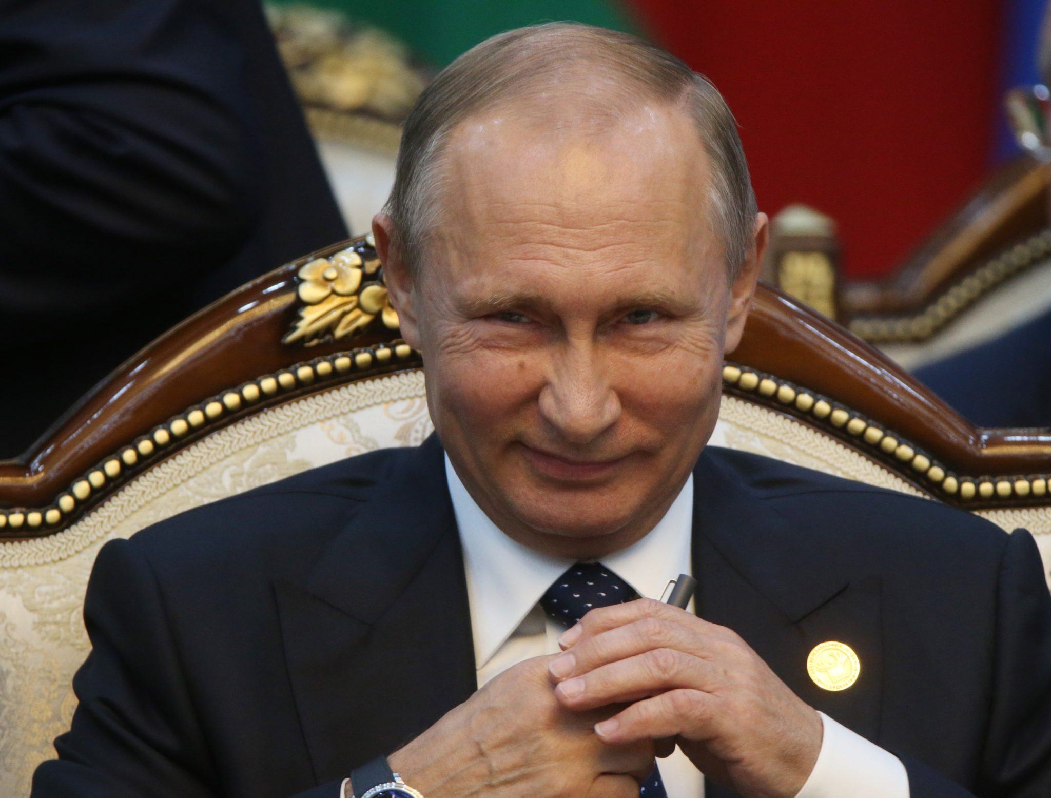 Путін погодився почати зняття санкцій з України