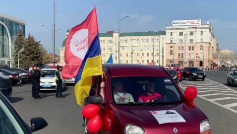 Шарий в городе: в Украине прошёл автопробег сторонников ППШ (фото и видео)