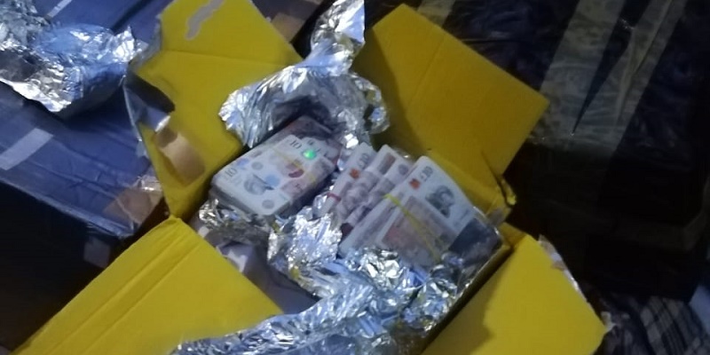 Украинец пытался ввезти на родину коробки с тысячами фунтов стерлингов