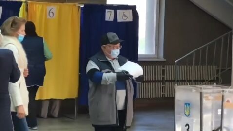 Родители Зеленского проголосовали и приняли участие во всеукраинском опросе (видео)