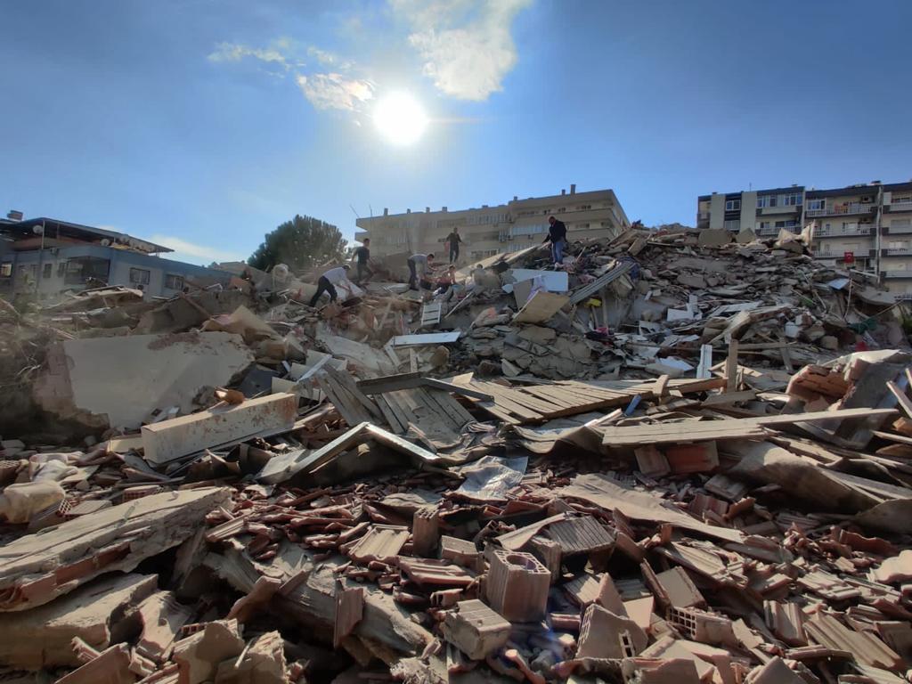Землетрясение в Турции: 4 погибших и более сотни пострадавших